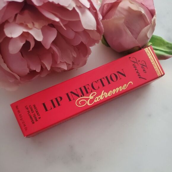 Too Faced Lip Injection Extreme Plumping in Pink Punch - Picture 8 of 12